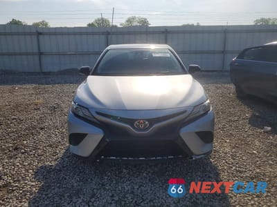 Piąte zdjęcie samochodu w środku: 2019 TOYOTA CAMRY XSE VIN:4T1B61HK0KU251921 - miniatura