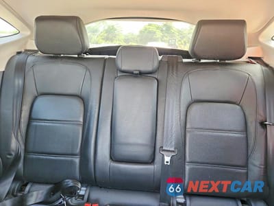 Zdjęcie 10 z 13 samochodu: 2019 JAGUAR E-PACE SE VIN:SADFP2FX0K1Z39334 - miniatura