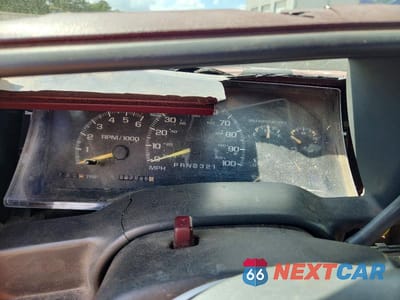 Zdjęcie 9 z 12 samochodu: 1998 GMC SIERRA1500 VIN:1GTEC19R4WR516631 - miniatura