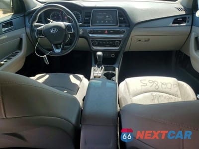 Zdjęcie 8 z 12 samochodu: 2018 HYUNDAI SONATA SEL VIN:5NPE34AF6JH602865 - miniatura