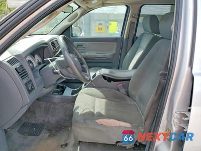Zdjęcie 7 z 12 samochodu: 2005 DODGE DAKOTA QUAD SLT VIN:1D7HE48NX5S318009 - miniatura