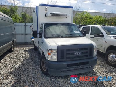 Piąte zdjęcie samochodu w środku: 2023 FORD E350 REFRIGERATED BOX TRUCK VIN:1FDWE3FK1PDD14762 - miniatura