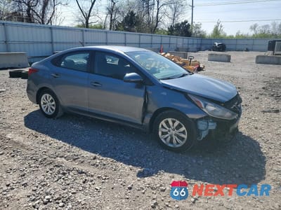 Czwarte zdjęcie samochodu z boku: 2018 HYUNDAI ACCENT SE VIN:3KPC24A30JE029479 - miniatura