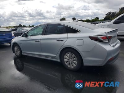 Drugie zdjęcie samochodu z przodu: 2017 HYUNDAI SONATA HYBRID SE VIN:KMHE24L36HA063411 - miniatura