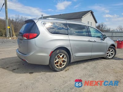 Trzecie zdjęcie samochodu z tyłu: 2017 CHRYSLER PACIFICA TOURING L PLUS VIN:2C4RC1EGXHR585181 - miniatura