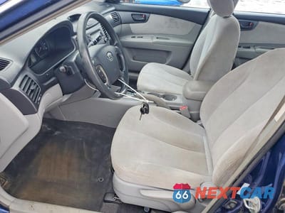 Zdjęcie 7 z 11 samochodu: 2008 KIA OPTIMA LX VIN:KNAGE123X85207620 - miniatura