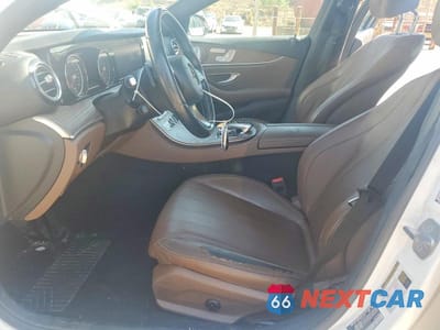 Zdjęcie 7 z 12 samochodu: 2018 MERCEDES-BENZ E 300 VIN:WDDZF4JB8JA443219 - miniatura