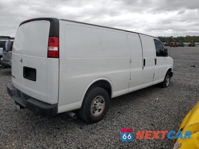 Trzecie zdjęcie samochodu z tyłu: 2022 CHEVROLET EXPRESS 2500 CARGO EXT UTILITY / SERVICE VAN VIN:1GCWGBFP4N1269786 - miniatura