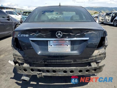 Zdjęcie 6 z 12 samochodu: 2013 MERCEDES-BENZ C 250 VIN:WDDGF4HB7DA871610 - miniatura