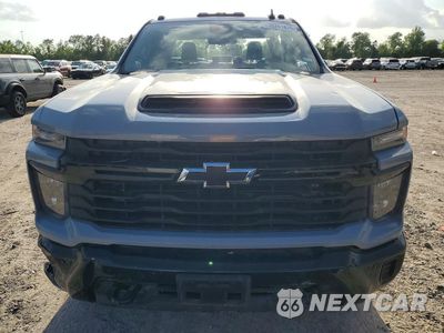 Piąte zdjęcie samochodu w środku: 2025 CHEVROLET SILVERADO K2500 CUSTOM VIN:2GC4KMEY2S1186343 - miniatura
