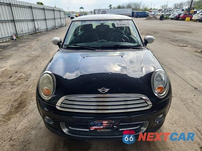 Piąte zdjęcie samochodu w środku: 2012 MINI COOPER VIN:WMWSU3C50CT259223 - miniatura