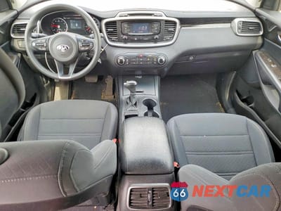 Zdjęcie 8 z 13 samochodu: 2016 KIA SORENTO LX V6 VIN:5XYPG4A5XGG023589 - miniatura