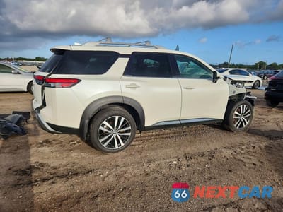 Trzecie zdjęcie samochodu z tyłu: 2024 NISSAN PATHFINDER PLATINUM VIN:5N1DR3DH5RC279638 - miniatura