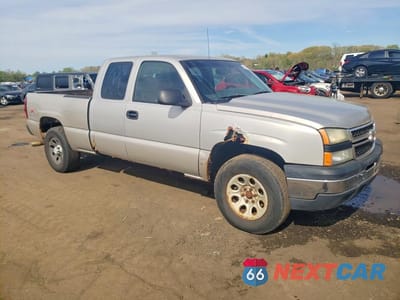 Czwarte zdjęcie samochodu z boku: 2007 CHEVROLET SILVERADO K1500 CLASSIC VIN:2GCEK19B171121161 - miniatura