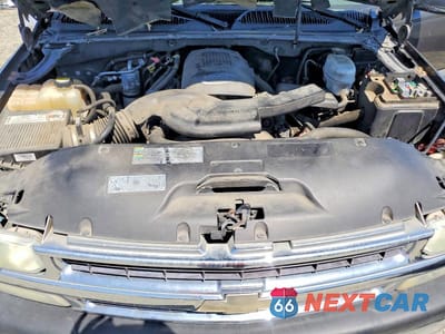 Zdjęcie 12 z 13 samochodu: 2004 CHEVROLET SUBURBAN K1500 VIN:3GNFK16T24G211771 - miniatura