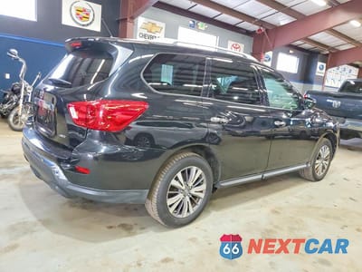 Trzecie zdjęcie samochodu z tyłu: 2018 NISSAN PATHFINDER S VIN:5N1DR2MM7JC621991 - miniatura