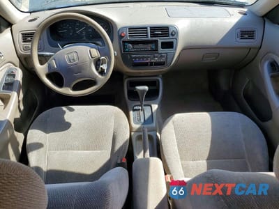 Zdjęcie 8 z 12 samochodu: 1998 HONDA CIVIC LX VIN:2HGEJ6677WH525895 - miniatura