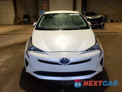 Piąte zdjęcie samochodu w środku: 2016 TOYOTA PRIUS TWO VIN:JTDKBRFU2G3012287 - miniatura