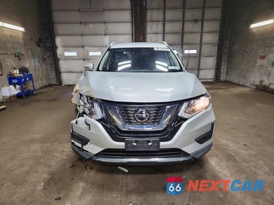 Piąte zdjęcie samochodu w środku: 2020 NISSAN ROGUE S VIN:KNMAT2MV6LP508871 - miniatura