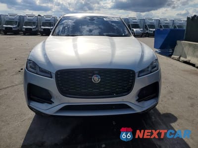 Piąte zdjęcie samochodu w środku: 2021 JAGUAR F-PACE S VIN:SADCJ2EX9MA684109 - miniatura