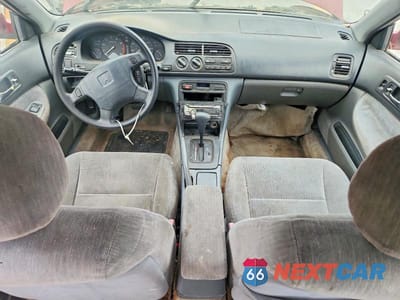 Zdjęcie 8 z 12 samochodu: 1994 HONDA ACCORD LX VIN:1HGCD5631RA048888 - miniatura