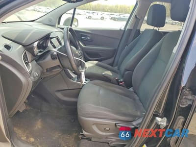Zdjęcie 7 z 13 samochodu: 2020 CHEVROLET TRAX LS VIN:3GNCJNSB3LL338075 - miniatura