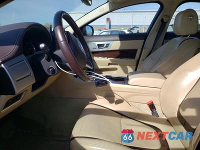 Zdjęcie 7 z 12 samochodu: 2013 JAGUAR XF VIN:SAJWJ0EF9D8S87030 - miniatura