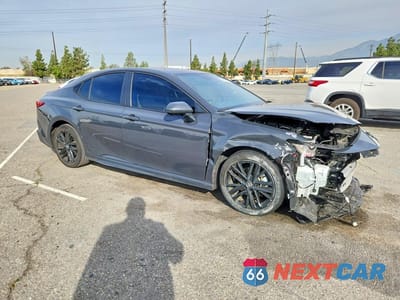 Czwarte zdjęcie samochodu z boku: 2025 TOYOTA CAMRY SE VIN:4T1DAACK2SU113537 - miniatura