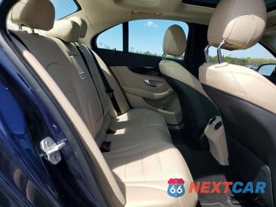 Zdjęcie 10 z 12 samochodu: 2016 MERCEDES-BENZ C 300 4MATIC VIN:55SWF4KB1GU119457 - miniatura