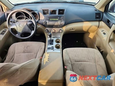 Zdjęcie 8 z 13 samochodu: 2011 TOYOTA HIGHLANDER BASE VIN:5TDZK3EH4BS040860 - miniatura