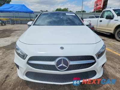 Piąte zdjęcie samochodu w środku: 2019 MERCEDES-BENZ A 220 4MATIC VIN:WDD3G4FB9KW031696 - miniatura