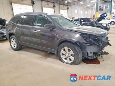 Czwarte zdjęcie samochodu z boku: 2014 CHEV TRAVERSE LT VIN:1GNKRGKD7EJ331254 - miniatura