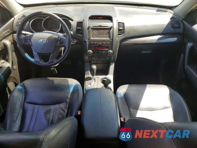 Zdjęcie 8 z 13 samochodu: 2012 KIA SORENTO EX VIN:5XYKUDA68CG243660 - miniatura