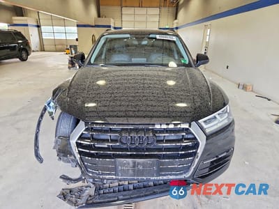 Piąte zdjęcie samochodu w środku: 2018 AUDI Q5 PREMIUM PLUS VIN:WA1BNAFYXJ2132700 - miniatura