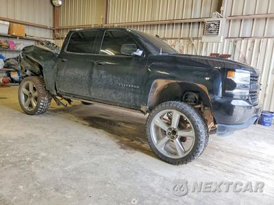 Czwarte zdjęcie samochodu z boku: 2018 CHEVROLET SILVERADO C1500 CUSTOM VIN:3GCPCPEC1JG254766 - miniatura
