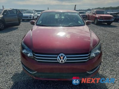 Piąte zdjęcie samochodu w środku: 2015 VOLKSWAGEN PASSAT S VIN:1VWAT7A32FC076479 - miniatura