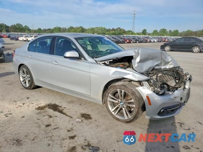 Czwarte zdjęcie samochodu z boku: 2018 BMW 330 I VIN:WBA8B9C59JEE82013 - miniatura