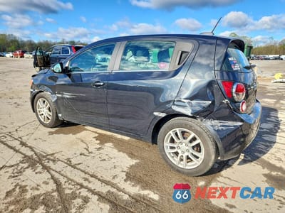 Drugie zdjęcie samochodu z przodu: 2015 CHEVROLET SONIC LT VIN:1G1JD6SB1F4139283 - miniatura