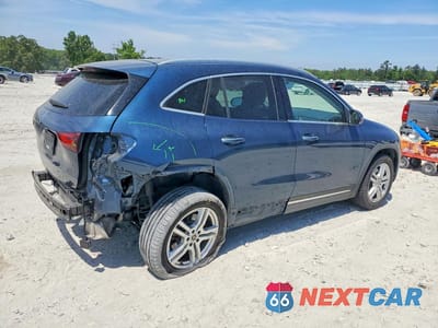 Trzecie zdjęcie samochodu z tyłu: 2021 MERCEDES-BENZ GLA 250 VIN:W1N4N4GB5MJ185043 - miniatura