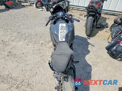 Zdjęcie 6 z 8 samochodu: 2024 KAWASAKI EX650 R VIN:ML5EXER17RDAD4249 - miniatura