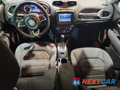 Zdjęcie 8 z 11 samochodu: 2021 JEEP RENEGADE LATITUDE VIN:ZACNJCBB7MPM12982 - miniatura