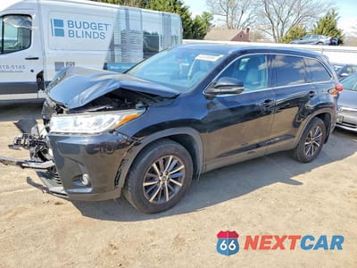 2019 TOYOTA HIGHLANDER XLE 5TDJZRFH3KS567122 - główne zdjęcie licytacji z USA - miniatura