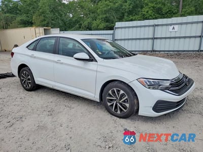 Czwarte zdjęcie samochodu z boku: 2024 VOLKSWAGEN JETTA S VIN:3VW5M7BU9RM095927 - miniatura