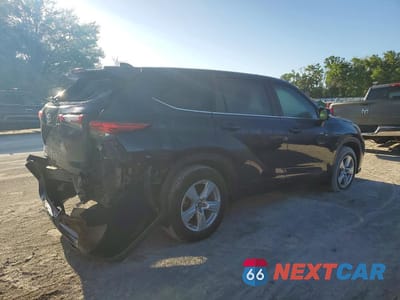 Trzecie zdjęcie samochodu z tyłu: 2020 TOYOTA HIGHLANDER L VIN:5TDCZRAH1LS031108 - miniatura