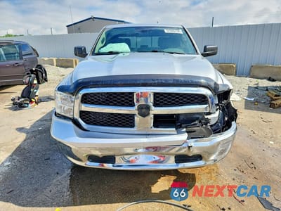 Piąte zdjęcie samochodu w środku: 2018 RAM 1500 SLT VIN:1C6RR7LT0JS218867 - miniatura