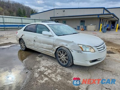 Czwarte zdjęcie samochodu z boku: 2005 TOYOTA AVALON LIMITED VIN:4T1BK36B75U042982 - miniatura