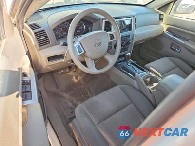 Zdjęcie 8 z 12 samochodu: 2009 JEEP GRAND CHEROKEE LAREDO VIN:1J8GR48K19C516597 - miniatura