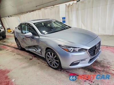 Czwarte zdjęcie samochodu z boku: 2018 MAZDA 3 TOURING VIN:3MZBN1V35JM211970 - miniatura