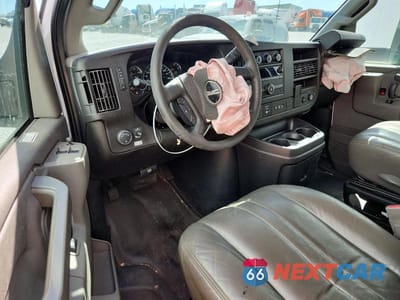 Zdjęcie 8 z 12 samochodu: 2021 GMC SAVANA BOX TRUCK VIN:7GZ37TC7XMN009013 - miniatura
