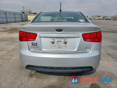 Zdjęcie 6 z 12 samochodu: 2013 KIA FORTE EX VIN:KNAFU4A22D5647138 - miniatura